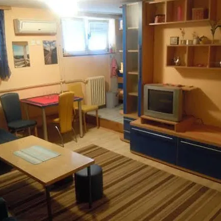 Fontana Apartment *